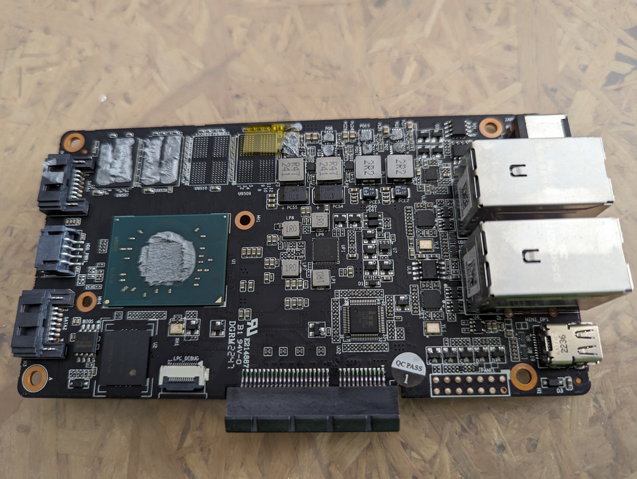 zimaboard432_mainboard_top.jpg